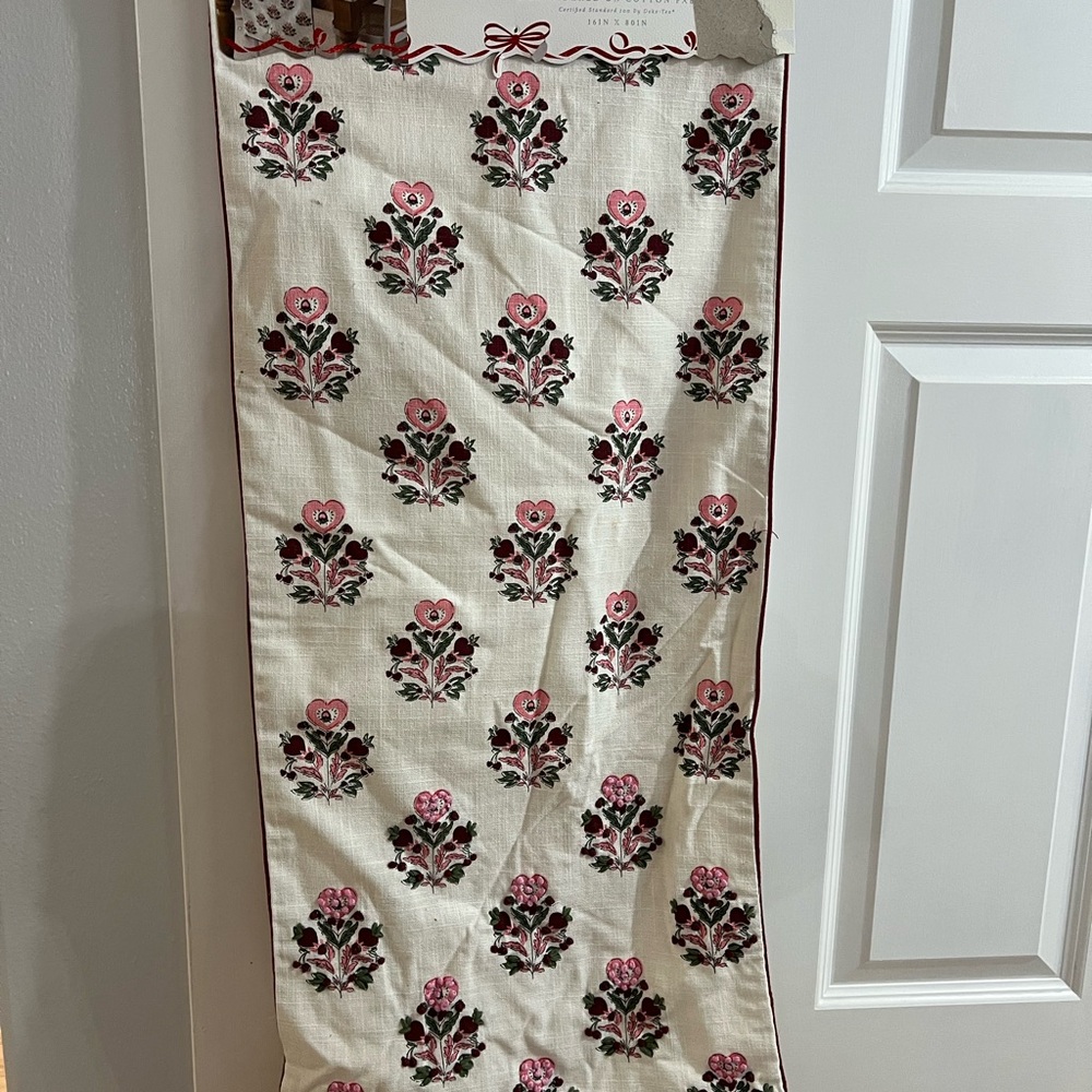 Floral Holiday Decor Tapestry
